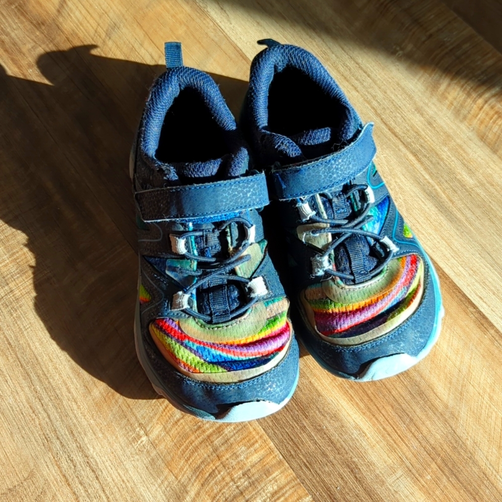 Good condition WASHABLE rainbow wide width size 1w Merrell Trail Quest